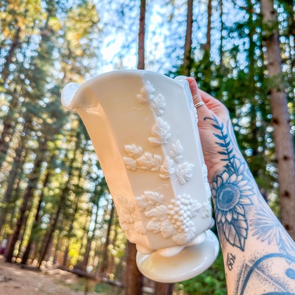 Vintage Milk Glass Pitcher by Westmoreland with Grape Design RARE - Picture 4 of 11